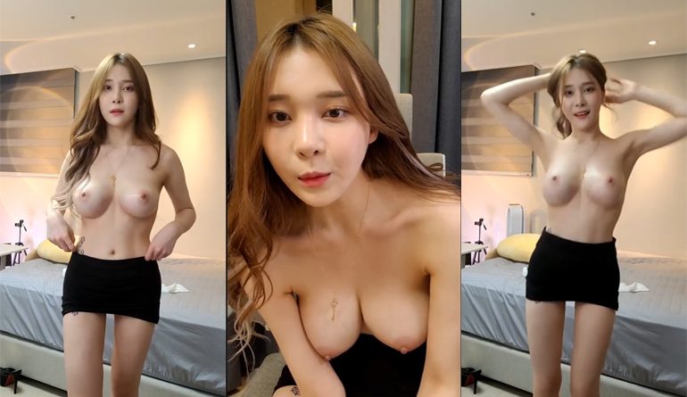 คลิปหลุดไลฟ์สดพริตตี้สาว โคตรน่ารักใส่สั้นเปิดบน นมสวยเวอร์ 18+